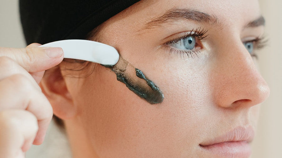 The Pharmacist’s Guide to Anti-Inflammatory Skincare—Powered by Nature